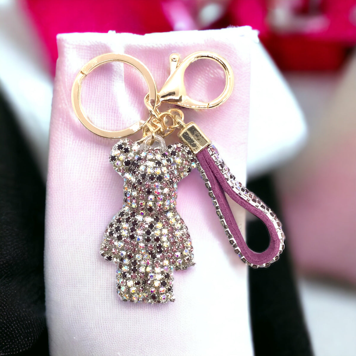 Strass-Bär Schlüsselanhänger – funkelndes Bärchen mit Lederschlaufe & Schlüsselring – 9 Farben zur Auswahl – edles Taschen-Accessoire & Geschenkidee