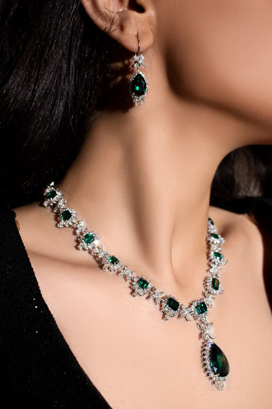Finde den perfekten Smaragdschmuck für jeden Anlass