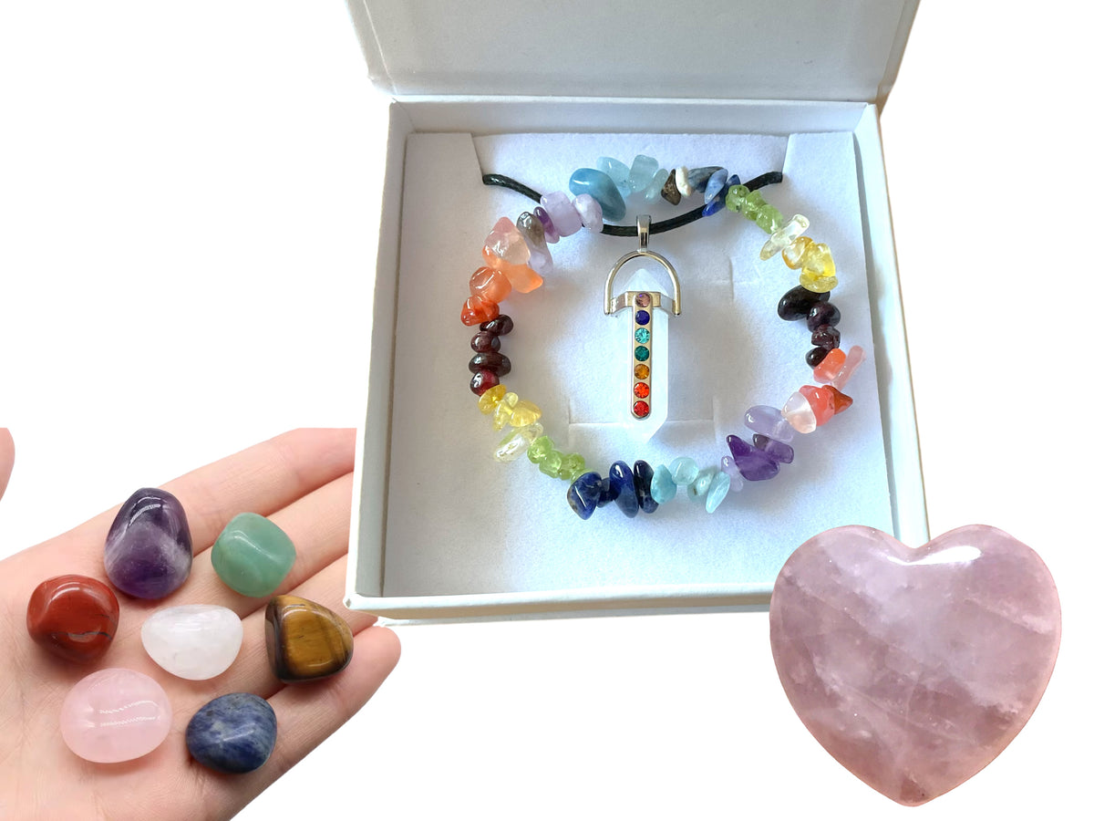 Chakra Edelstein Set Selbstheilung - 11 teilig mit Halskette, Splitterarmband und Herz in Geschenkbox - mit 14 seitigem liebevoll gestaltetem Ebook als Anleitung