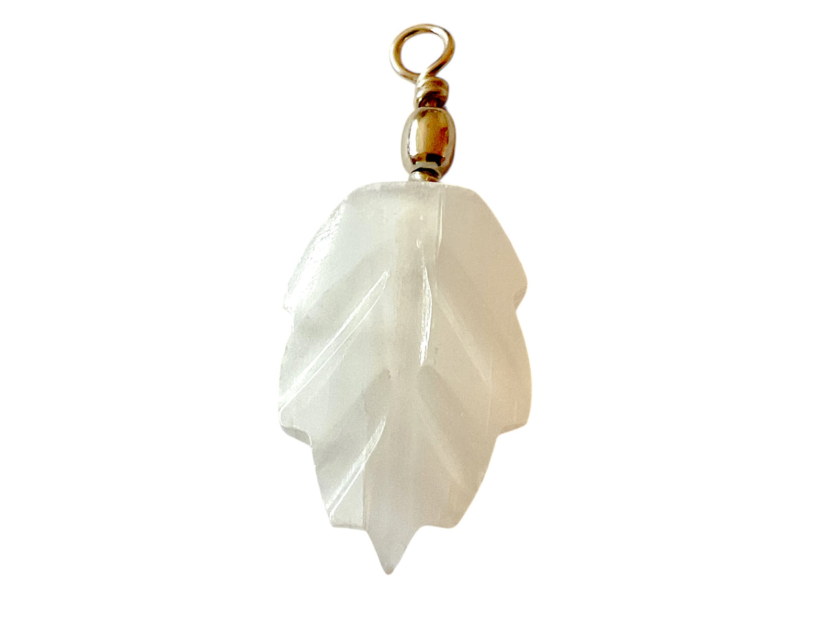 Steinfixx®  Selenit Blatt Anhänger in bauchiger Form | ca 40x20x8 mm | Top Qualität | Ihren Lichtbringer immer dabei