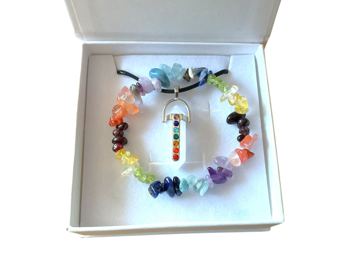 Chakra Edelstein Set Selbstheilung - 11 teilig mit Halskette, Splitterarmband und Herz in Geschenkbox - mit 14 seitigem liebevoll gestaltetem Ebook als Anleitung