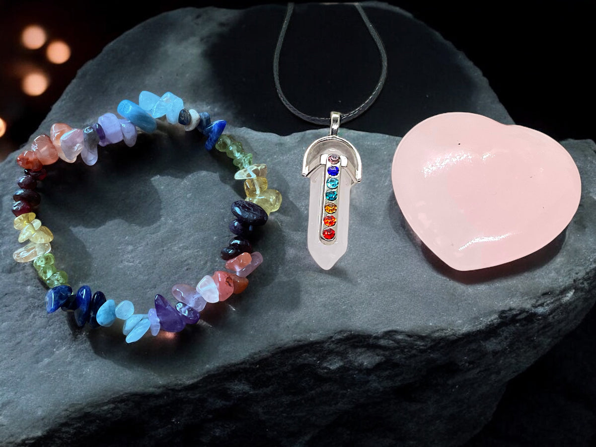 Chakra Edelstein Set Selbstheilung - 11 teilig mit Halskette, Splitterarmband und Herz in Geschenkbox - mit 14 seitigem liebevoll gestaltetem Ebook als Anleitung