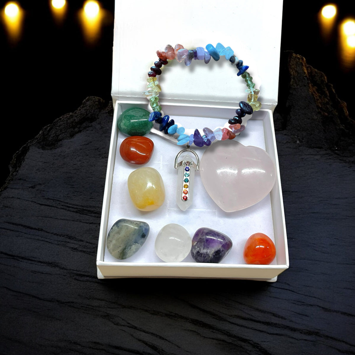 Chakra Edelstein Set Selbstheilung - 11 teilig mit Halskette, Splitterarmband und Herz in Geschenkbox - mit 14 seitigem liebevoll gestaltetem Ebook als Anleitung