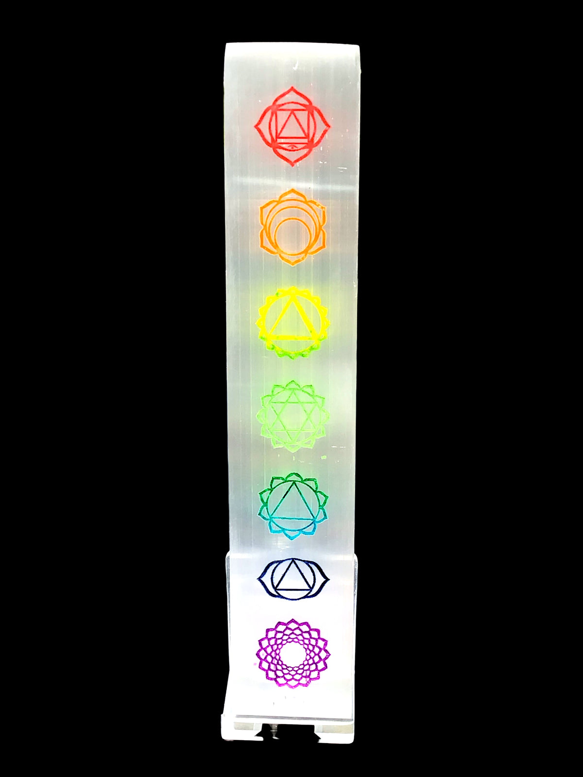 Steinfixx® Echte Selenit Ladeplatte | Lineal mit schönen gravierten bunten Chakra Symbolen | 20 cm | Ideal zum Aufladen Ihrer Edelsteine | Dekoration | incl. Acrylständer