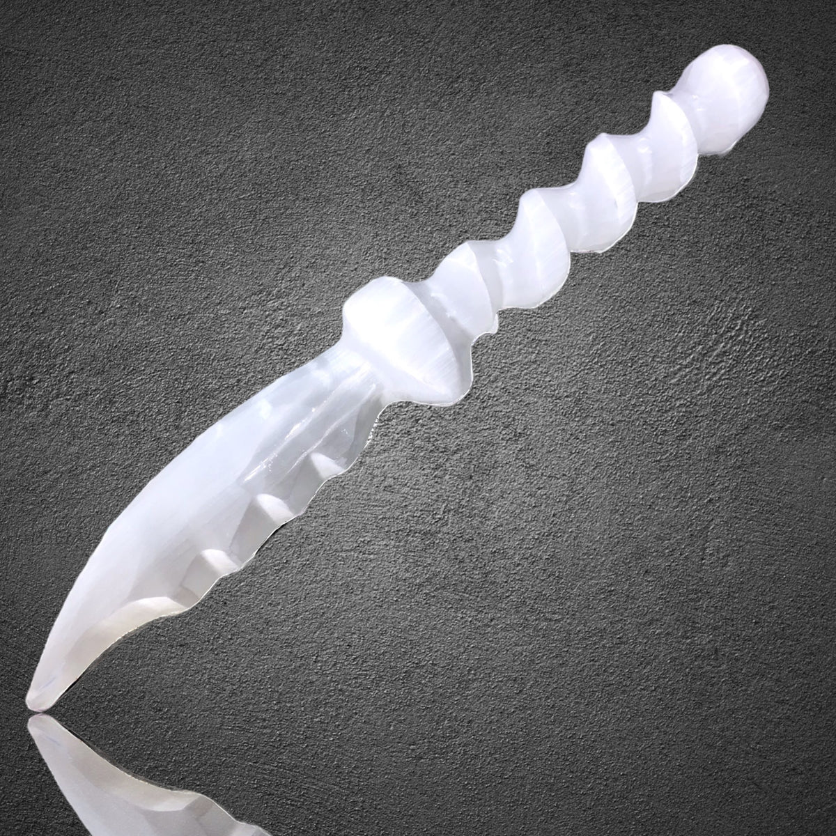 Selenit  Ritualmesser in Spiralform - Ritualdolch -Lichtbringer -  25x4x2cm - ca. 200 gr. für Wicca und Pagan, Rituale und Zeremonien