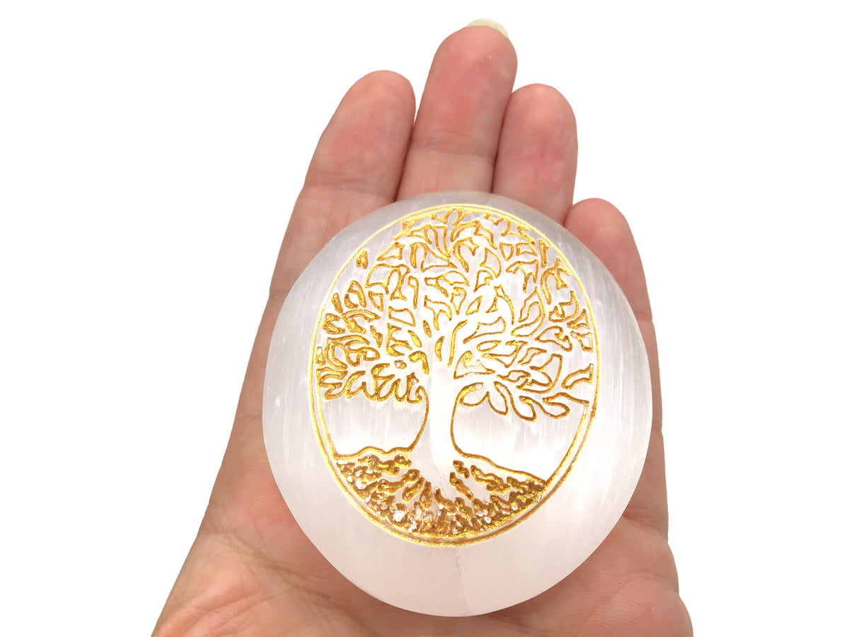 Steinfixx® Großer bauchiger Selenit Palmstein mit goldener Gravur Lebensbaum | 7x6x3 cm | 110 Gramm | Top Qualität | Ihren Lichtbringer immer dabei