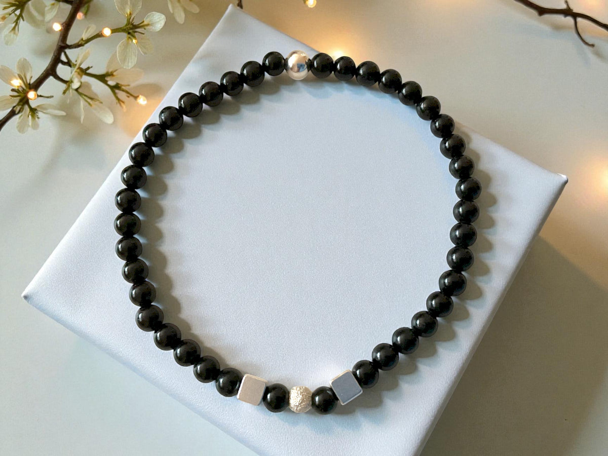 Edelstein Perlenarmband aus schwarzem Turmalin 925 Silberperlen - Hochwertige Heilsteine in 4 oder 6 mm  - handgefertigt - in Geschenkbox - Schutz gegen negative Energien I Brasilien