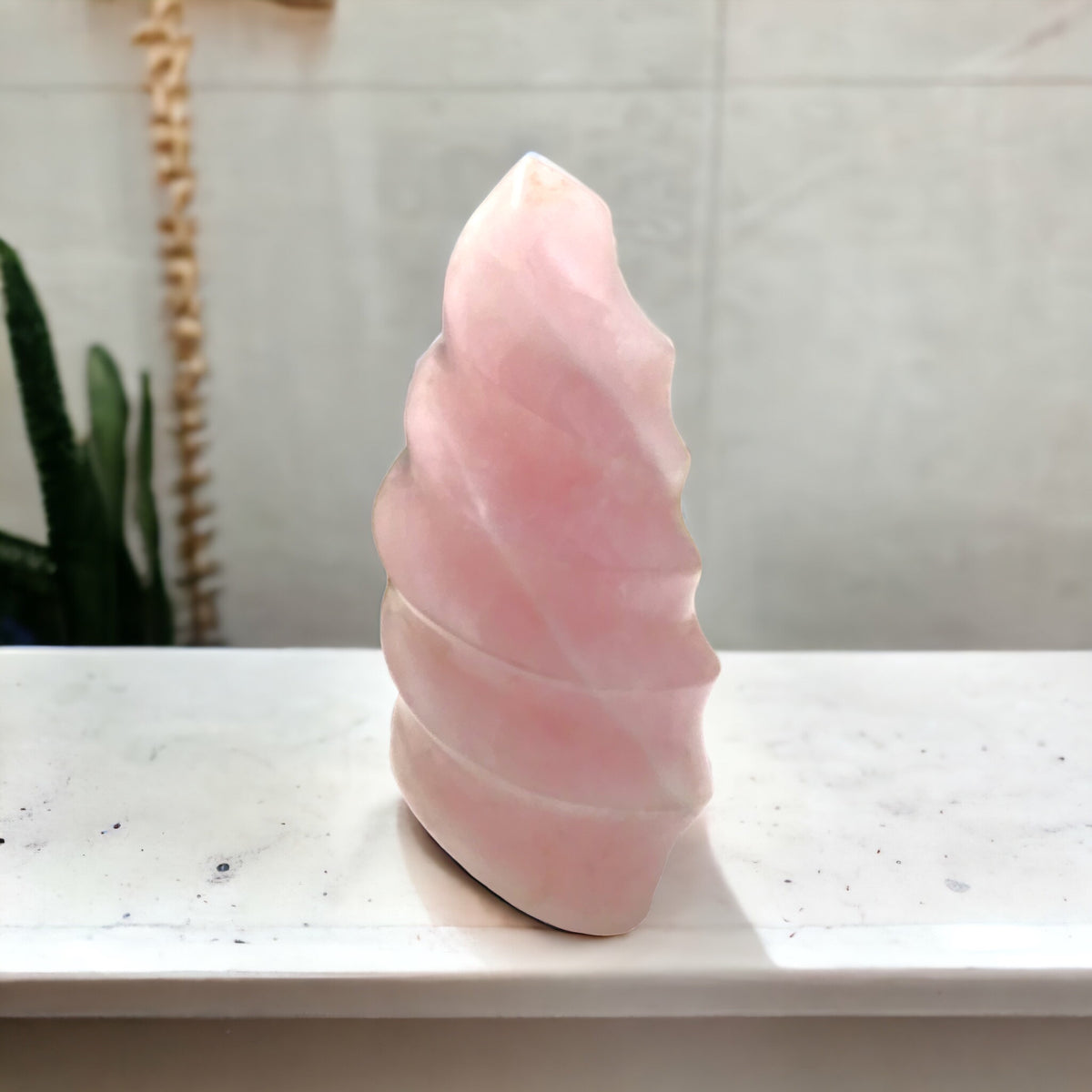 Kristall Flamme aus Rosenquarz | Unikat-Masterpiece 1519 | Sammlerstück I 846 gr. |16x7x7 cm | Edelsteinspirale I Madagaskar