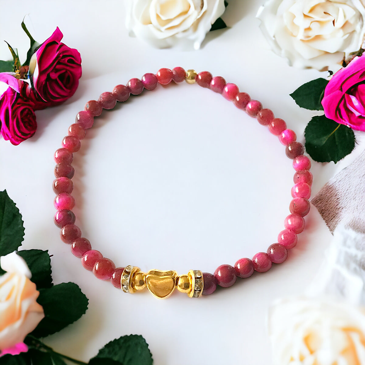 Steinfixx® - Rotes Tigerauge Perlenarmband handgemacht mit vergoldeten Perlen, Trennern und Herzchen  - STARKER SCHUTZSTEIN - in Geschenkbox - Hochwertiges Edelsteinarmband Handmade