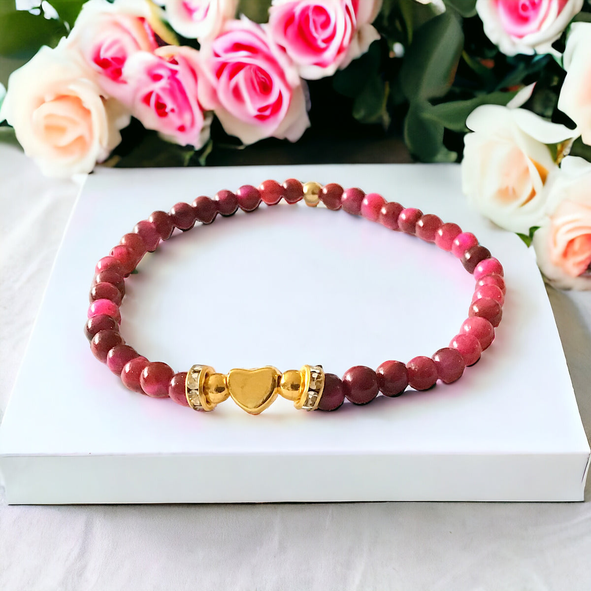 Steinfixx® - Rotes Tigerauge Perlenarmband handgemacht mit vergoldeten Perlen, Trennern und Herzchen  - STARKER SCHUTZSTEIN - in Geschenkbox - Hochwertiges Edelsteinarmband Handmade
