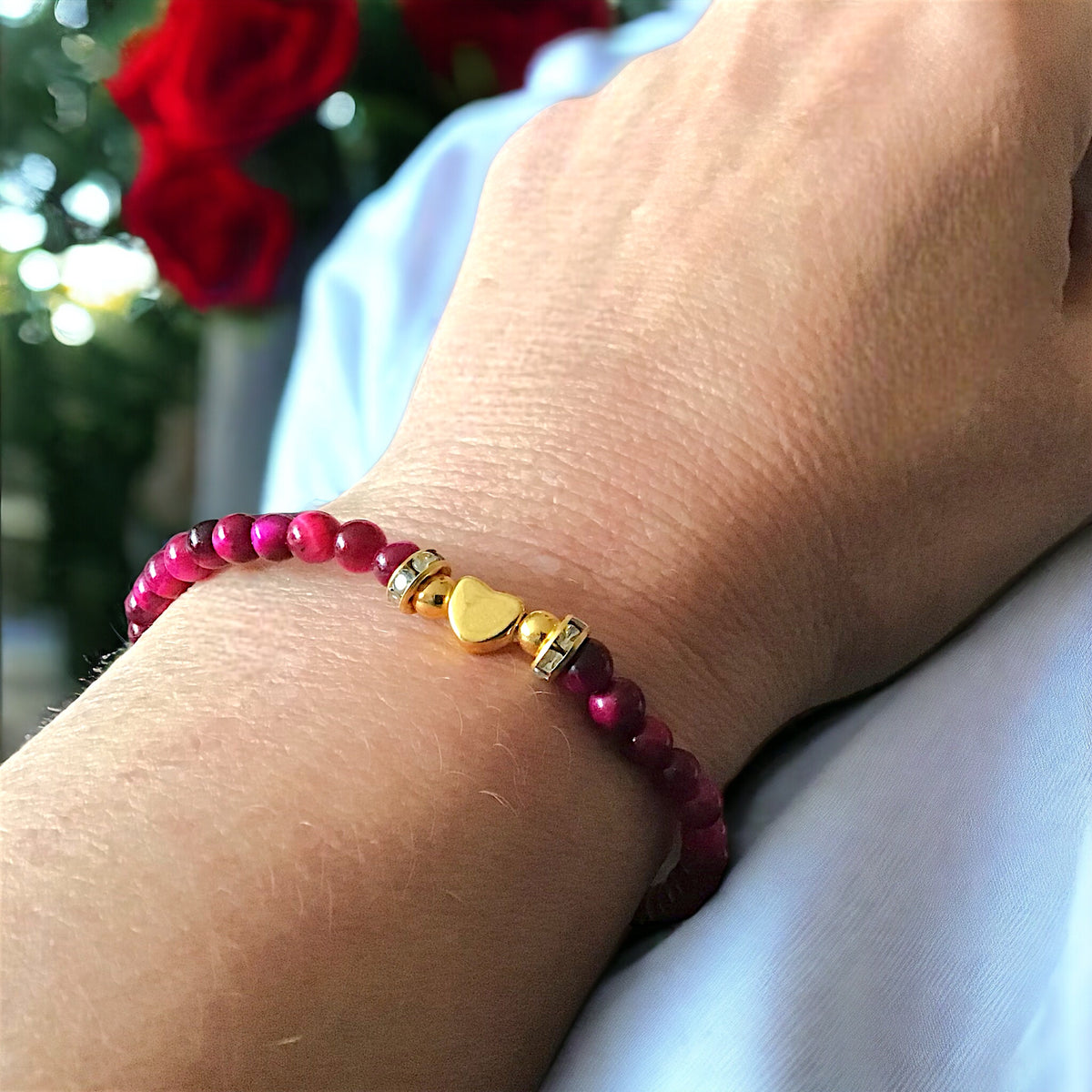 Steinfixx® - Rotes Tigerauge Perlenarmband handgemacht mit vergoldeten Perlen, Trennern und Herzchen  - STARKER SCHUTZSTEIN - in Geschenkbox - Hochwertiges Edelsteinarmband Handmade