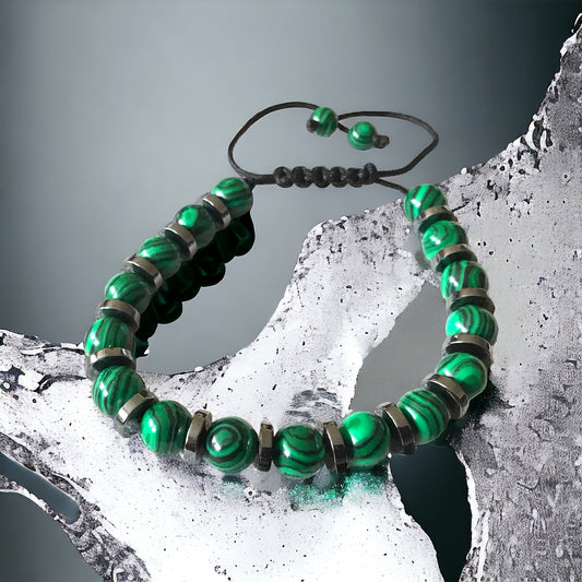 Malachitglas-Hämatit Perlenarmband 6mm mit Makramee Verschluss | verstellbar | Der Blut- und Reisestein