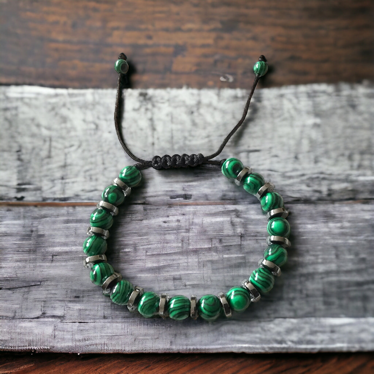 Malachitglas-Hämatit Perlenarmband 6mm mit Makramee Verschluss | verstellbar | Der Blut- und Reisestein