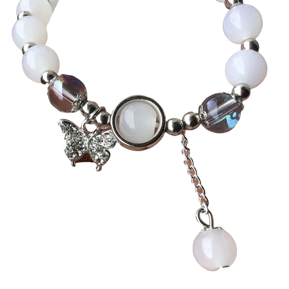 Zauberhaftes Mondstein Armband mit bedampften Aura-Glasperlen und Schmetterling | Edelstahl versilbert | in Samtsäckchen | Ihre Energie immer dabei