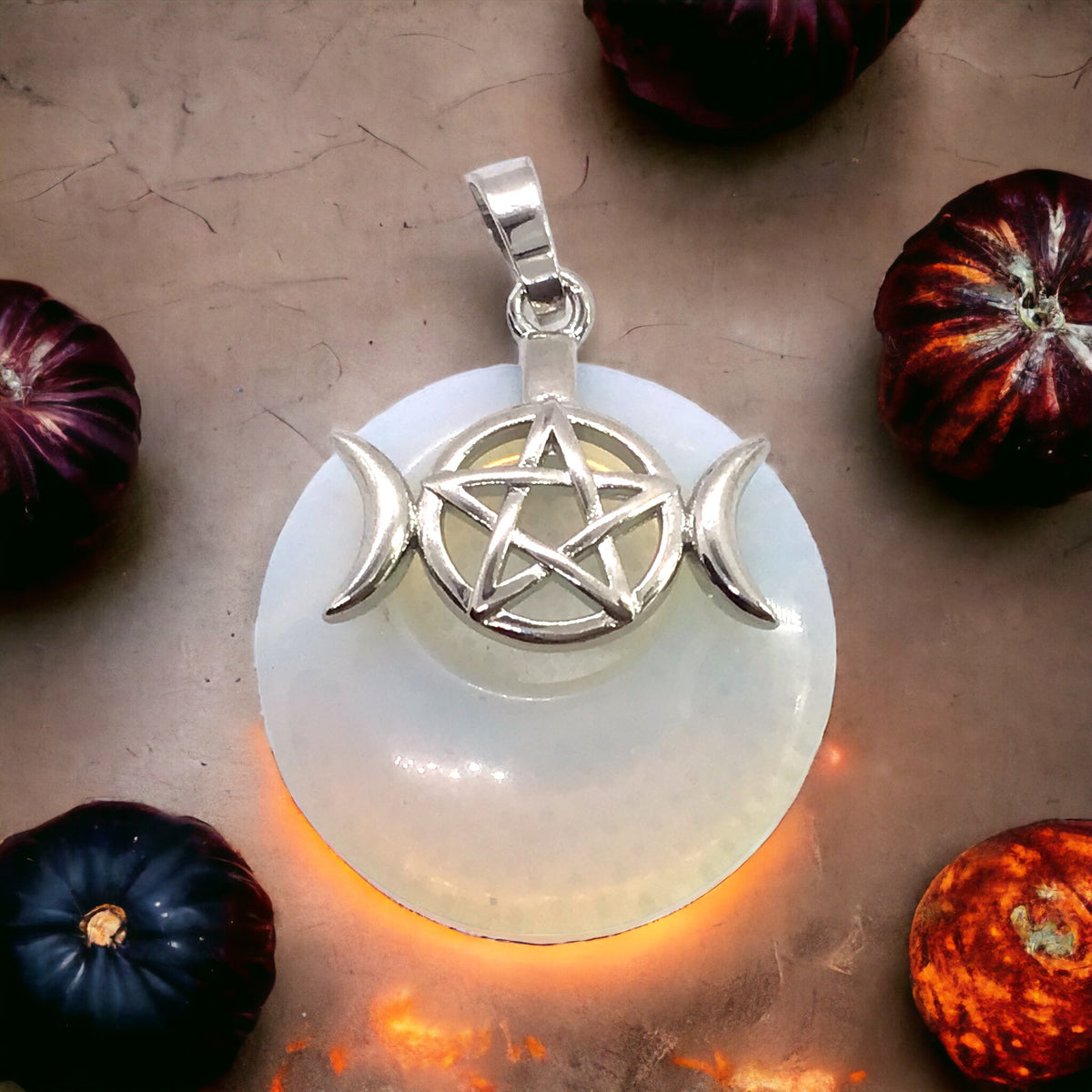 Steinfixx® -  Opalith Donut mit machtvoller Verzierung - dreifacher Mond und Pentagramm | Wicca | Urkraft | Licht | starkes Schutzsymbol