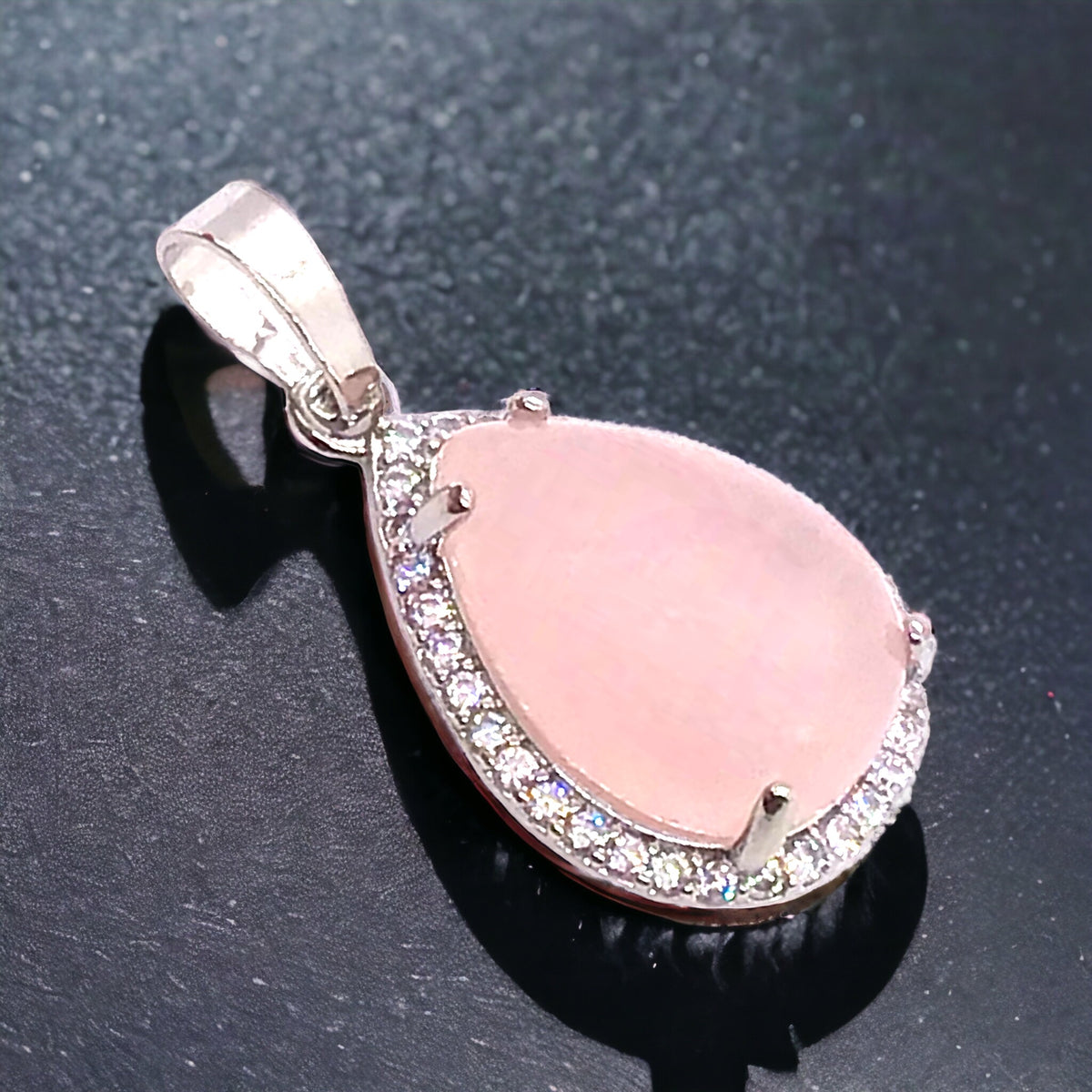 Steinfixx® -  Royale Edelstein Anhänger in Tropfenform, umrahmt von Zirkonia, Edelstahl versilbert