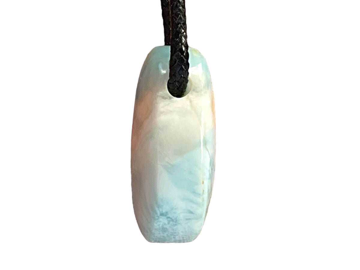 Larimar Tropfen-Anhänger mit 80 cm Wildlederband und Edelsteinkarte  – Echter Edelstein in AAA-Qualität aus der Dominikanischen Republik