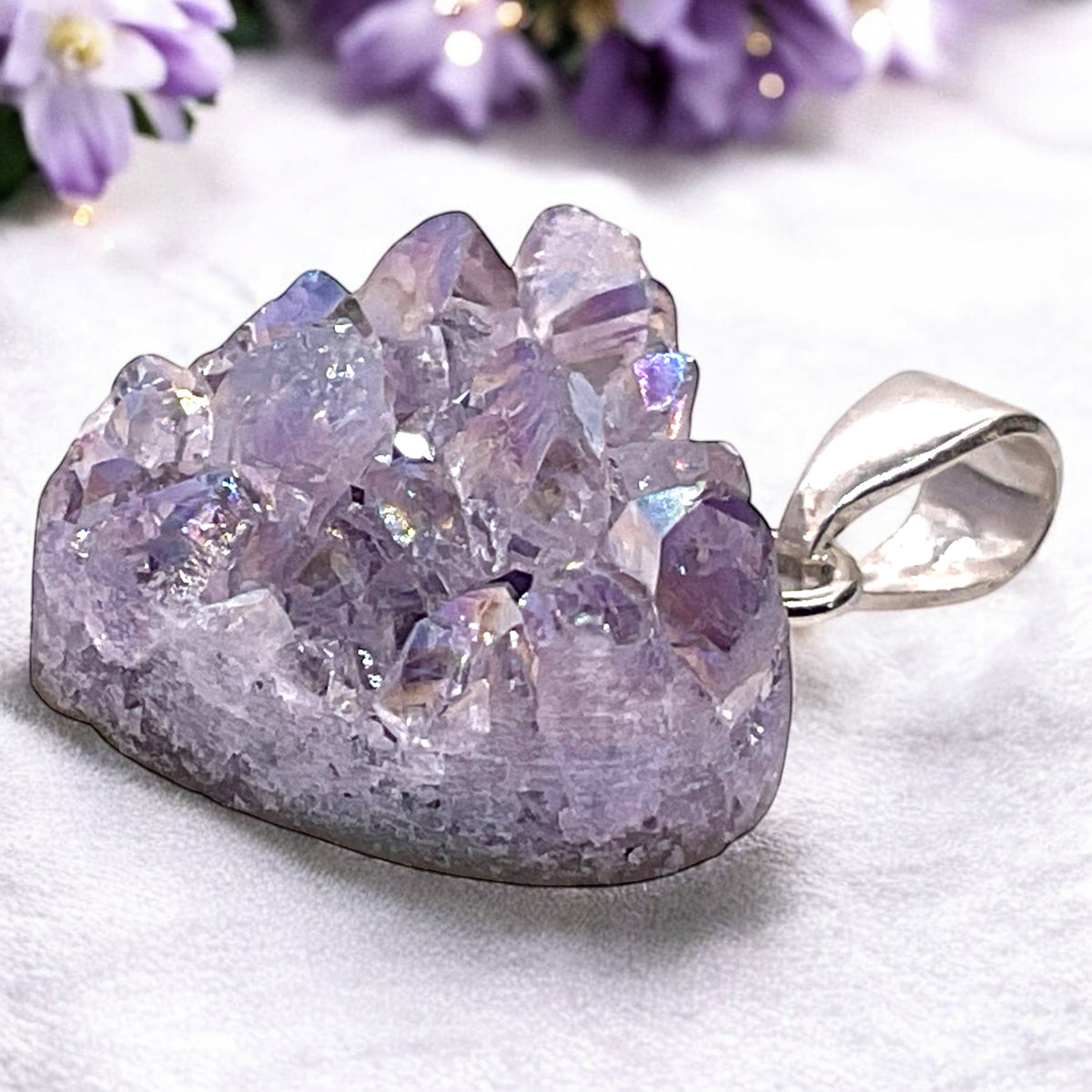 Amethyst Angel Aura Herz Anhänger AAA aus Brasilien - 925 Silber - Titanium Aura - Natur Cluster - 15 × 15 mm - Geschenkbox und Edelsteinkarte
