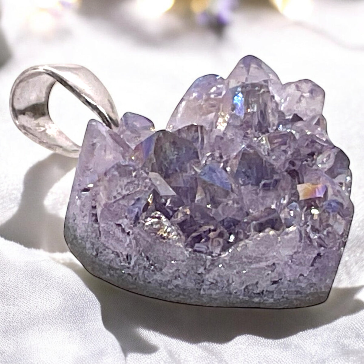 Amethyst Angel Aura Herz Anhänger AAA aus Brasilien - 925 Silber - Titanium Aura - Natur Cluster - 15 × 15 mm - Geschenkbox und Edelsteinkarte
