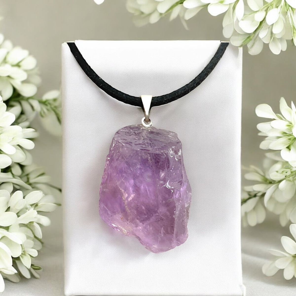 Edelstein Rohstein Kette - wunderschöner Cluster (Brocken) mit Lederband, wahlweise  Bergkristall, Amethyst, Aventurin oder Rosenquarz - Kristalle zum wohlfühlen