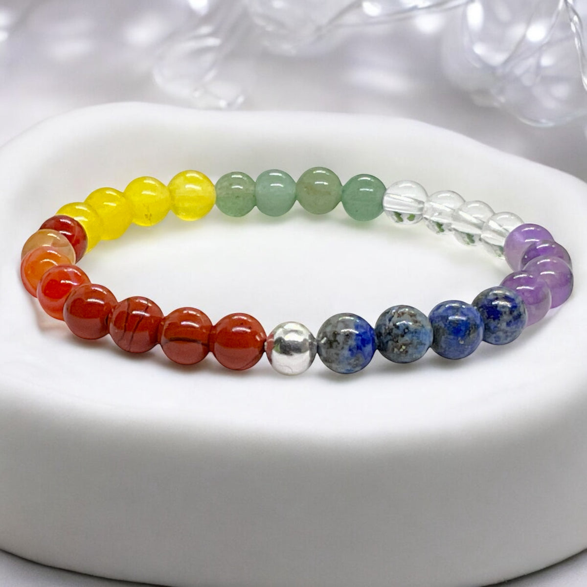 Perlenarmband Chakra 6 mm mit 925 Silberperle - Handmade - inclusive edler Geschenkbox - 7 Chakren aus echten Mineralien