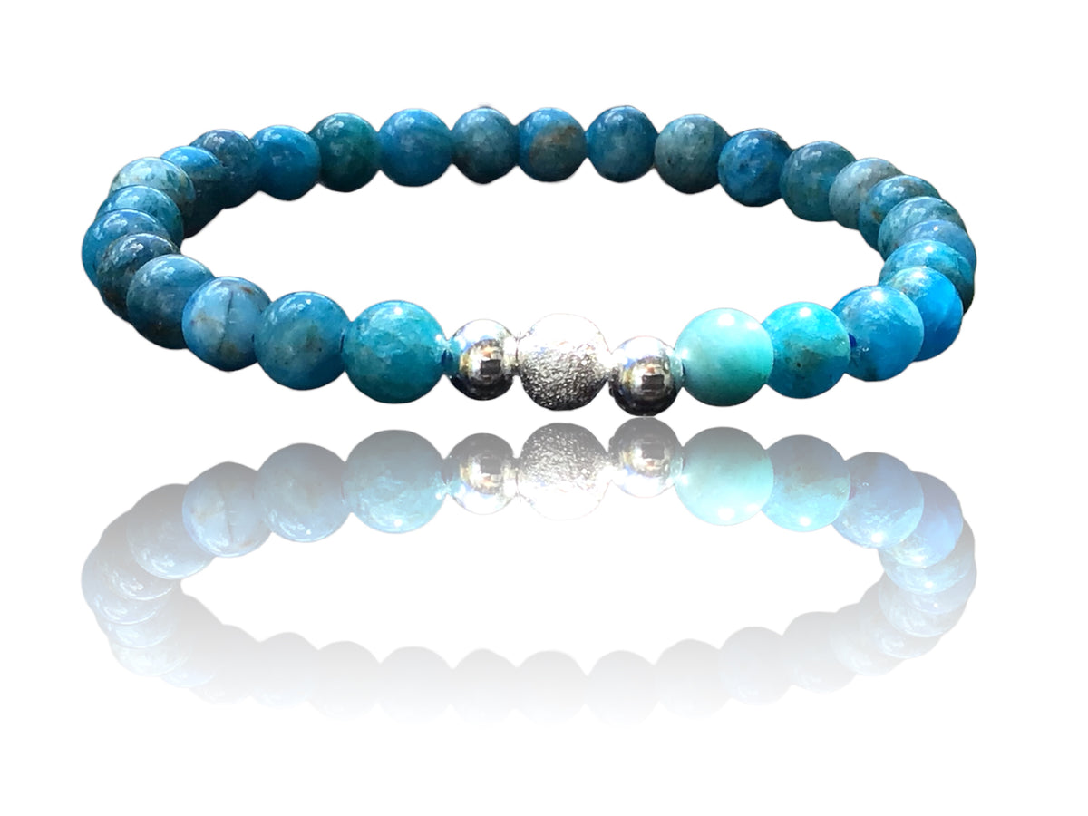 Elegantes Perlenarmband aus Apatit - Hochwertiges Edelsteinarmband mit 925 Silberperlen und silberner Sternstaubperle - handgefertigt - in Geschenkbox - Regeneration - M 18-19 cm