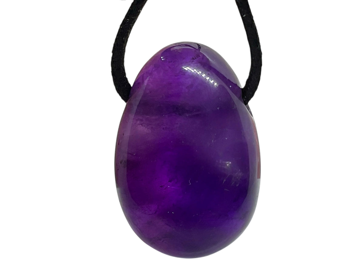 Amethyst Edelsteinanhänger I Tropfenanhänger I mit 80 cm Wildlederband und Geschenkverpackung I starker Heilstein I Brasilien