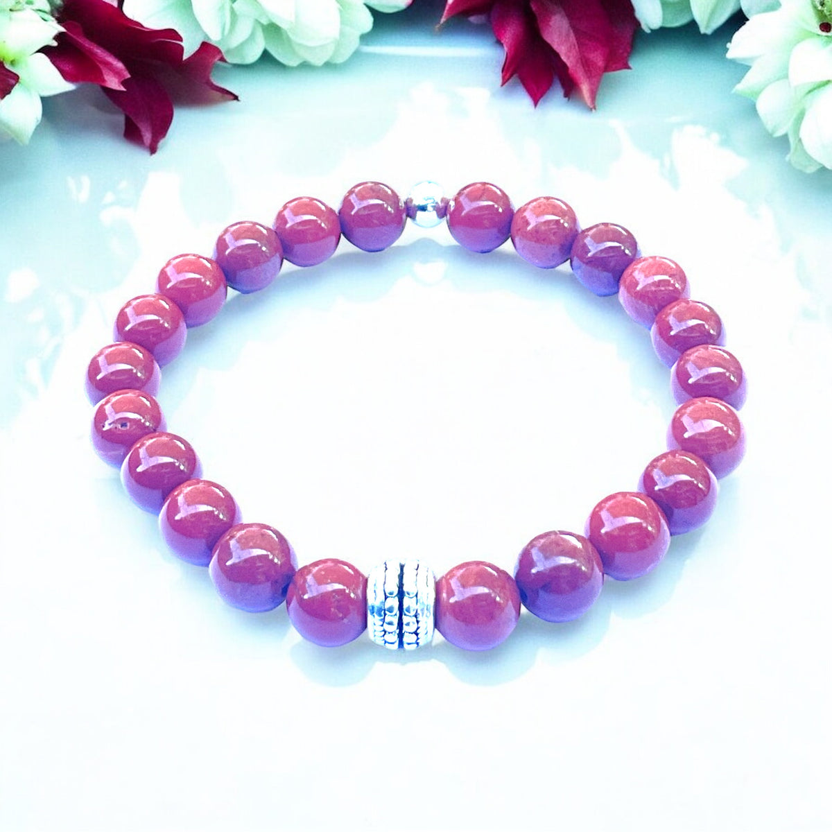 Perlenarmband aus rotem Jaspis - Hochwertiges Edelsteinarmband mit 925 Silberperle und Vintage Perle  - handgefertigt - in Geschenkbox -Lebensfreude