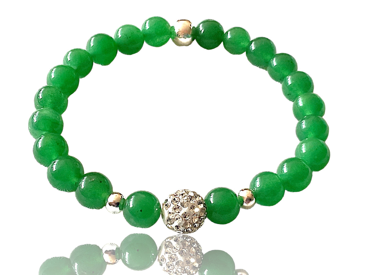 Grüne Jade Perlenarmband - Hochwertiges Edelsteinarmband 8mm mit 925 Silberperlen und Glitzerperle  - handgefertigt - in Geschenkbox - Glück und Freude