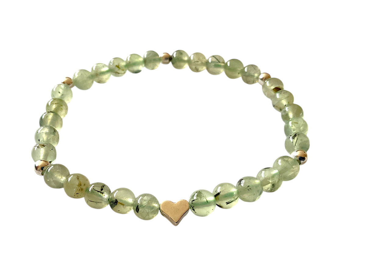 Prehnit Edelstein 6mm Perlenarmband  *Melanie* - mit Edelstahlherz und 925 Silberperlen in edler Steinfixx Geschenkbox - Handmade