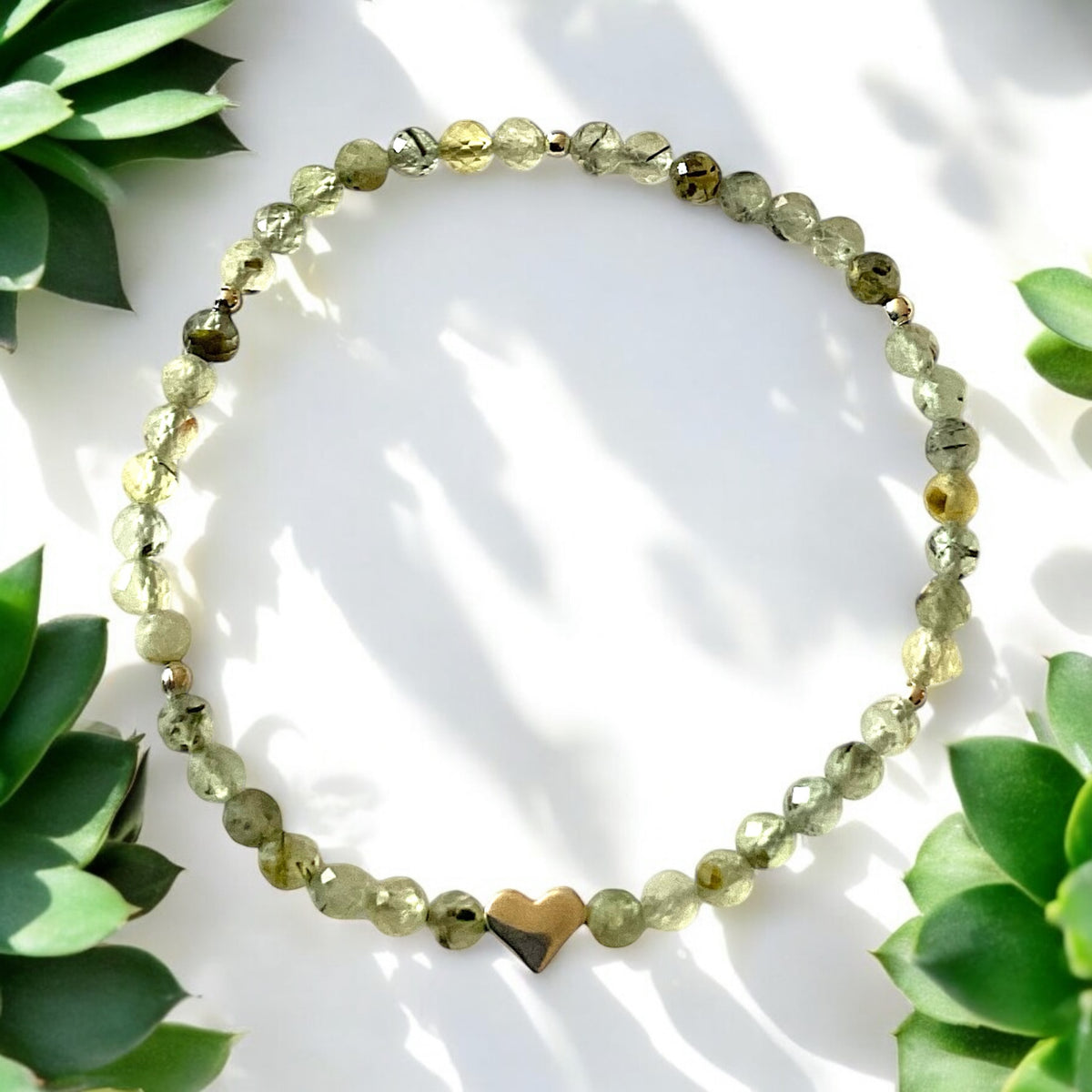 Prehnit Edelstein 4mm Perlenarmband  *Melanie* - facettierte Perlen - mit Edelstahlherz und 925 Silberperlen in Steinfixx Geschenkbox - Handmade