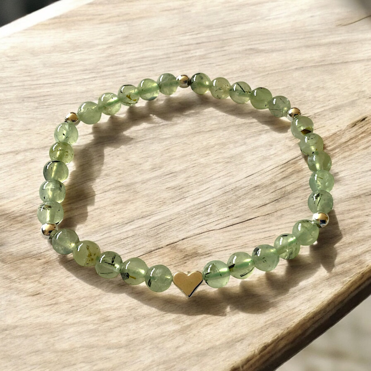 Prehnit Edelstein 6mm Perlenarmband  *Melanie* - mit Edelstahlherz und 925 Silberperlen in edler Steinfixx Geschenkbox - Handmade