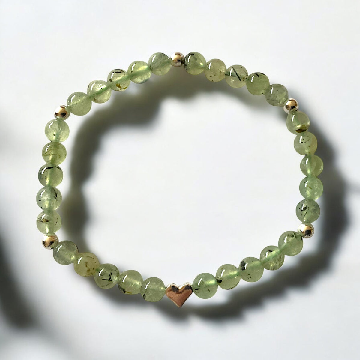 Prehnit Edelstein 6mm Perlenarmband  *Melanie* - mit Edelstahlherz und 925 Silberperlen in edler Steinfixx Geschenkbox - Handmade