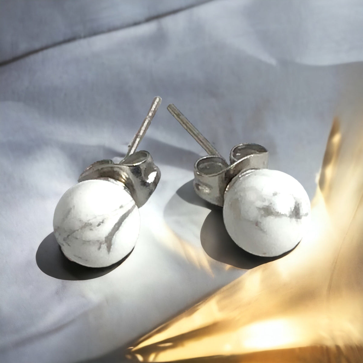 Edelstein Ohrstecker mit 6 mm Perlen – 13 verschiedene Edelsteine – versilbert – inkl. Samtsäckchen – Geschenkidee