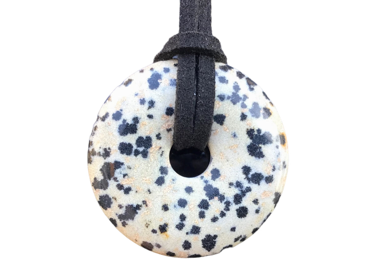 Premium Edelstein-Donut Dalmatiner Jaspis  top Qualität optional als Kette mit versilberter oder vergoldeter Spirale und Wildlederband