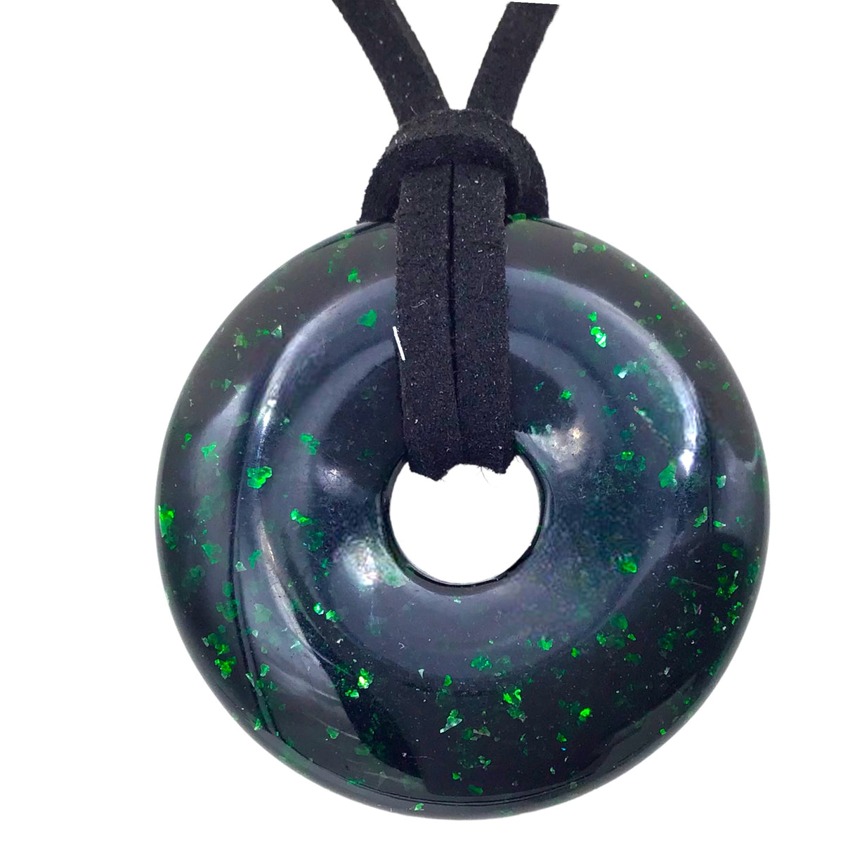 Premium Edelstein-Donut Grünfluss optional als Kette mit versilberter oder vergoldeter Spirale und Wildlederband